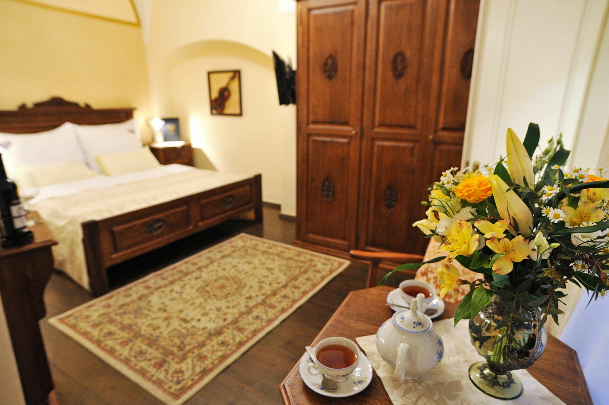U Cerneho Orla Hotel 4*